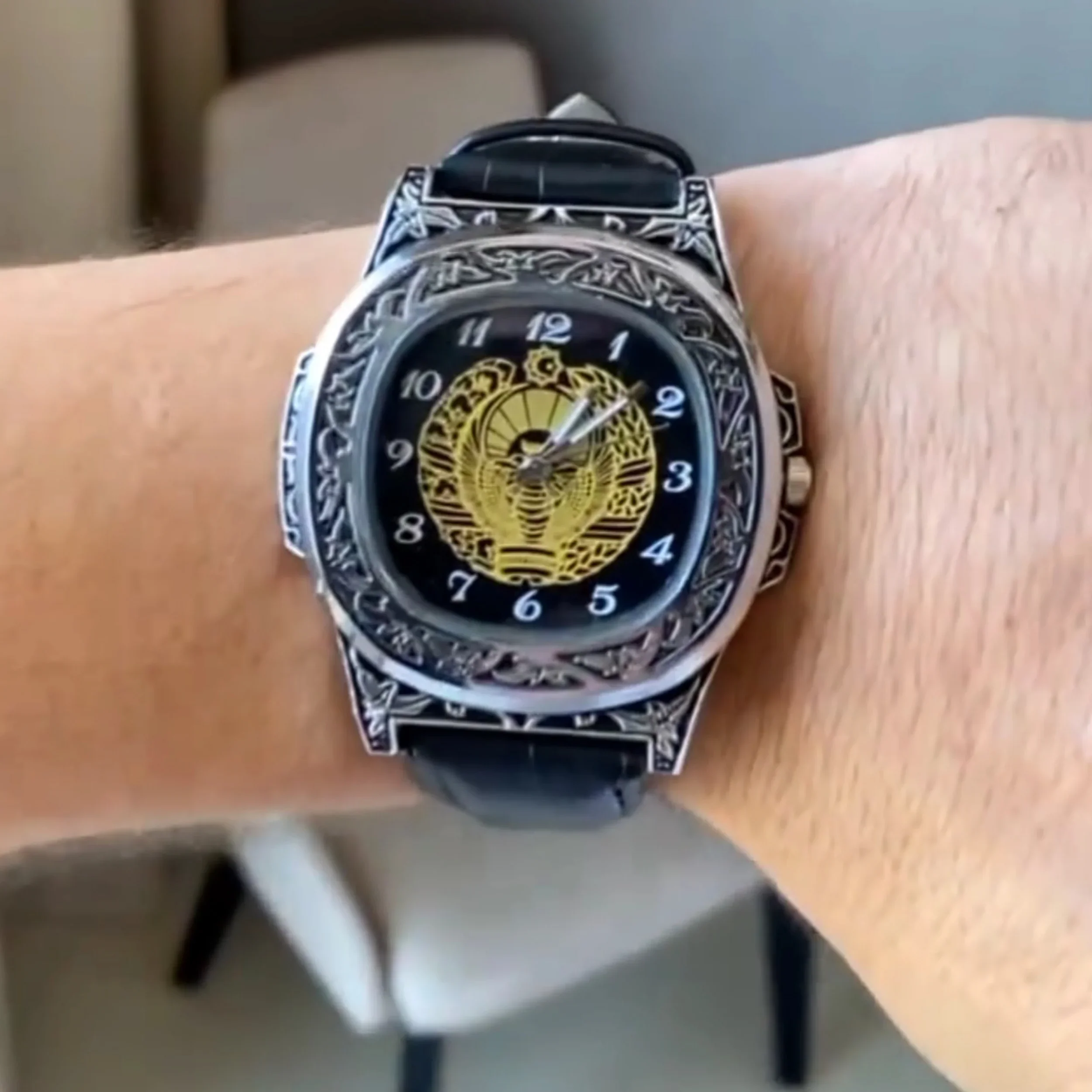 (Patek filip) O‘zbekiston gerbi tushirilgan soat