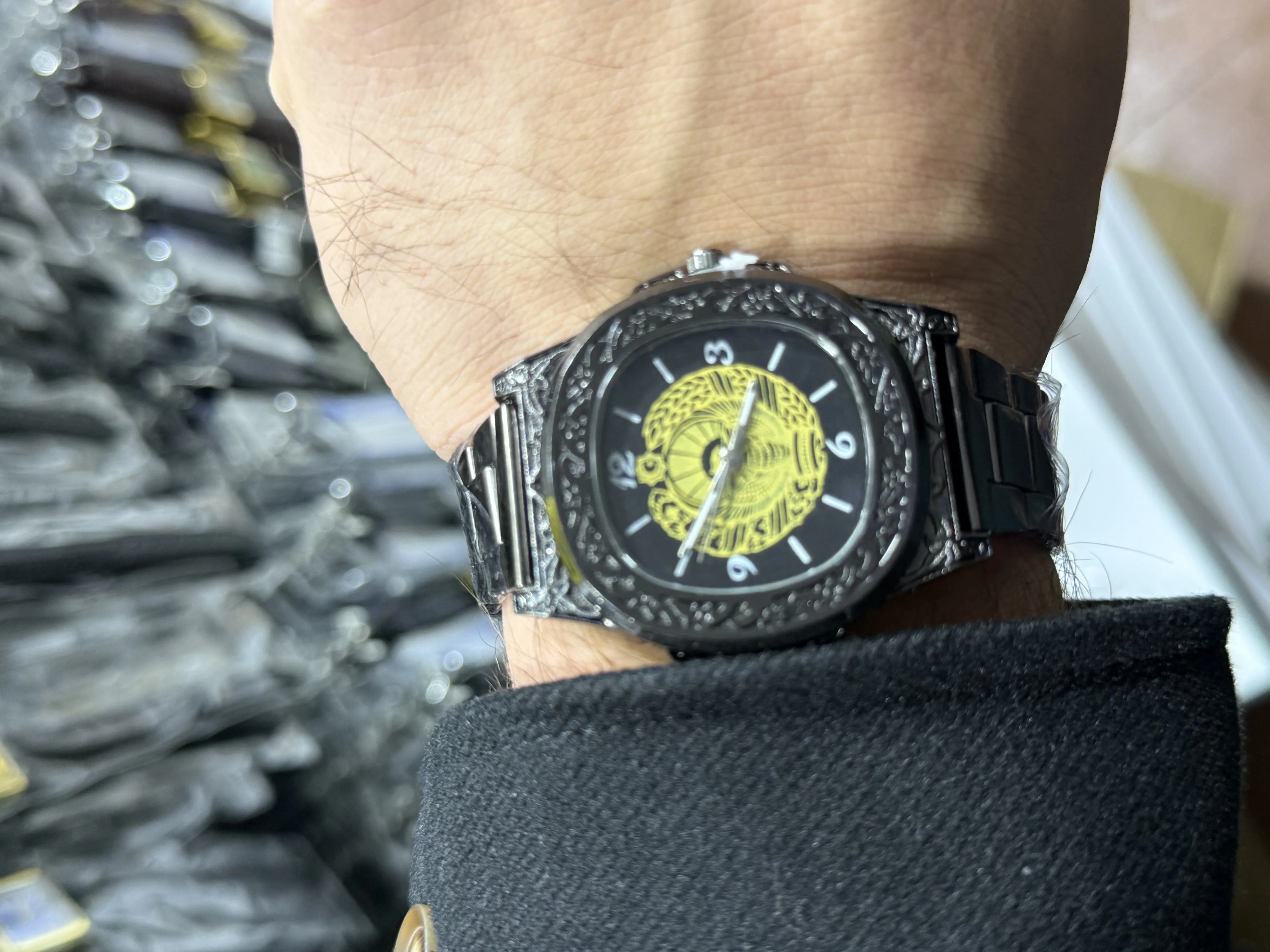 (Patek filip) O‘zbekiston gerbi tushirilgan soat