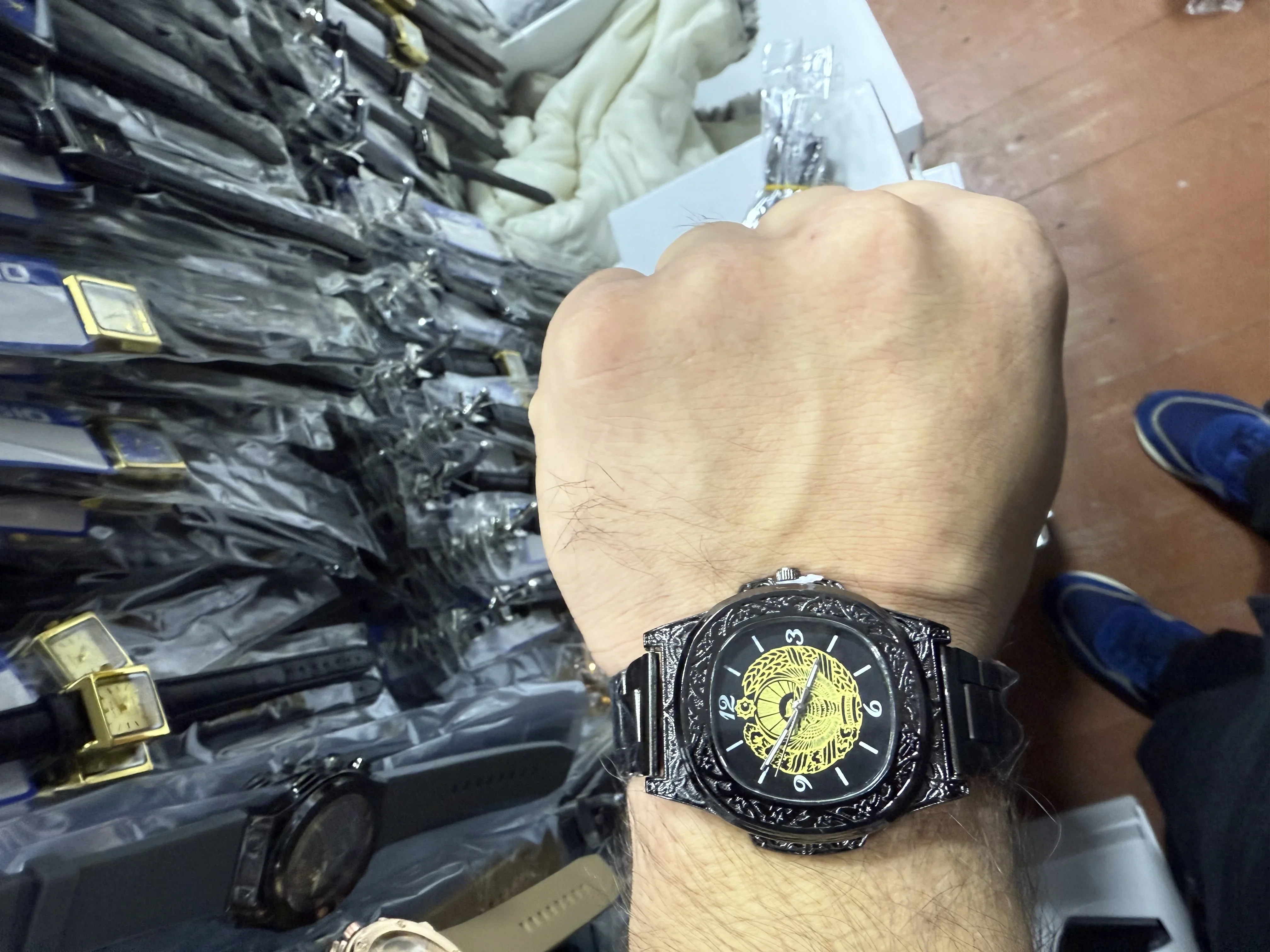 (Patek filip) O‘zbekiston gerbi tushirilgan soat, 2-rasm